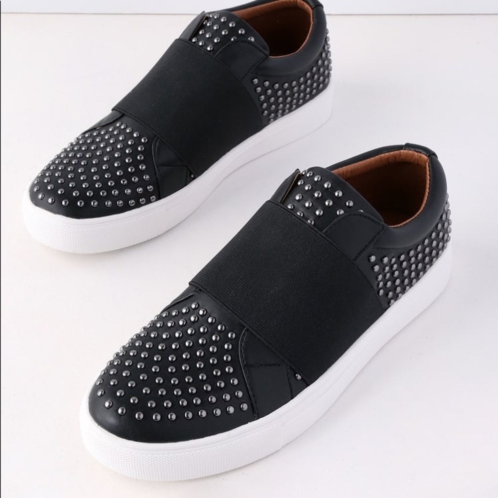 🇺🇸 Acer Black Studded Urban Sneakers